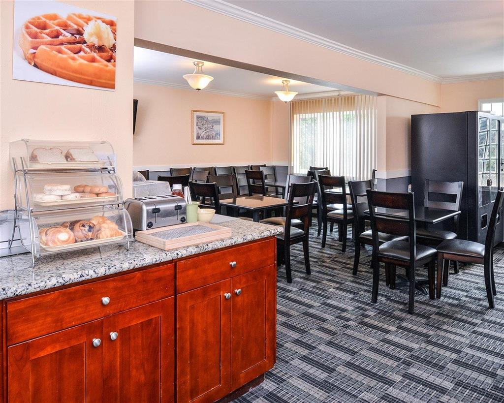 Quality Inn Hotel, Kent , WA 98032 near Seattle-tacoma International Airport View Point 12