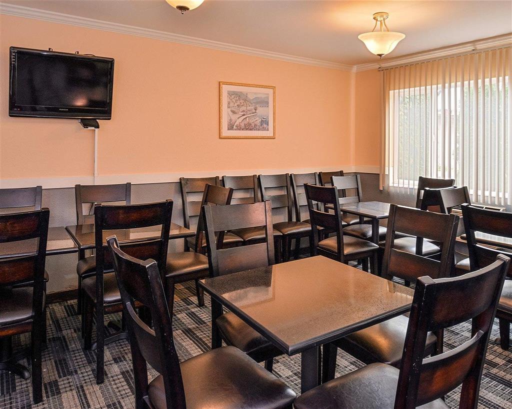 Quality Inn Hotel, Kent , WA 98032 near Seattle-tacoma International Airport View Point 14