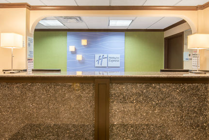 Holiday Inn Express Cleveland Airport - Brook Park , OH 44142 near Cleveland Hopkins International Airport View Point 15