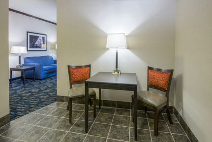 Holiday Inn Express Cleveland Airport - Brook Park , OH 44142 near Cleveland Hopkins International Airport View Point 23