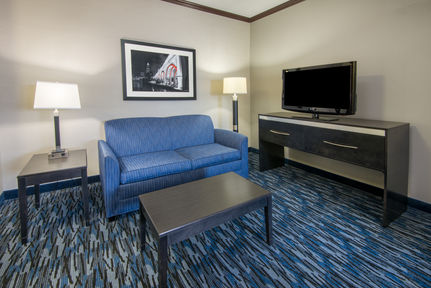 Holiday Inn Express Cleveland Airport - Brook Park , OH 44142 near Cleveland Hopkins International Airport View Point 24