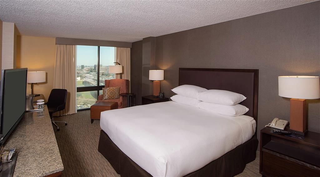 DoubleTree by Hilton San Antonio Airport , TX 78216 near San Antonio International Airport View Point 15