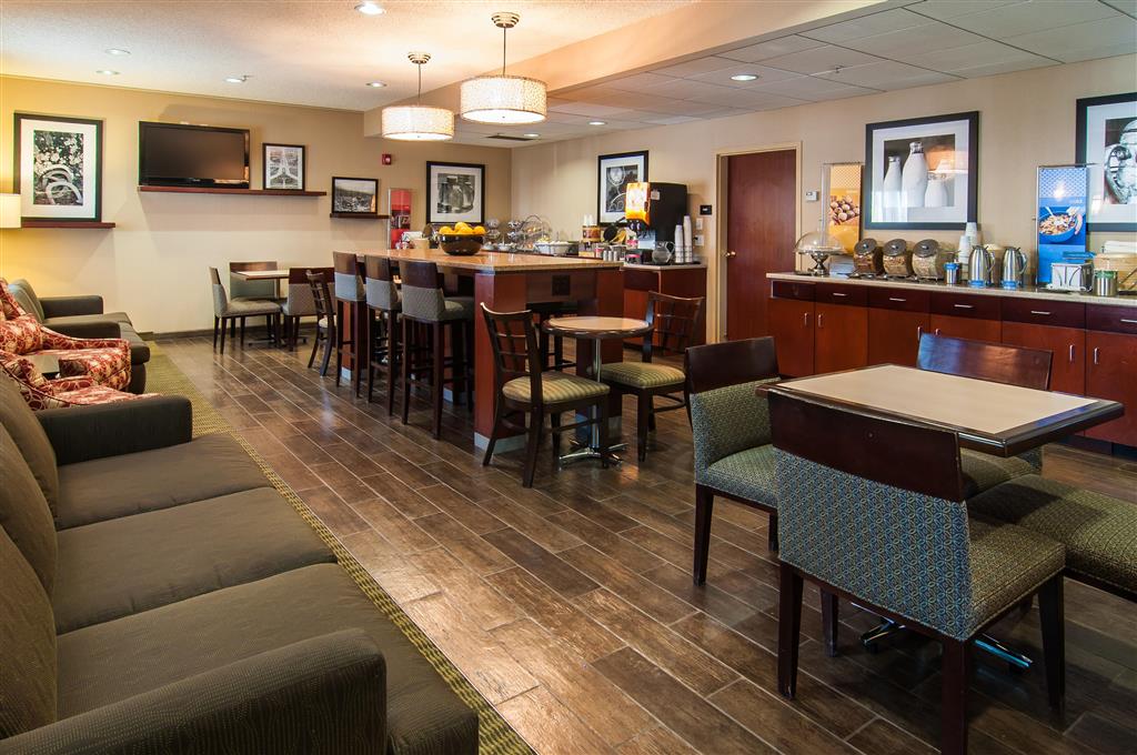 Hampton Inn Boise - Airport , ID 83705 near Boise Airport (Boise Air Terminal) (Gowen Field) View Point 12