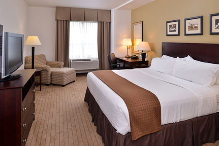 Holiday Inn Madison at The American Center, an IHG Hotel , WI 53718 near Dane County Regional Airport (truax Field) View Point 42