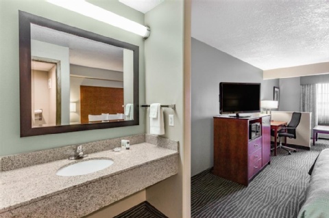 AmericInn by Wyndham Des Moines Airport , IA 50315 near Des Moines International Airport View Point 9