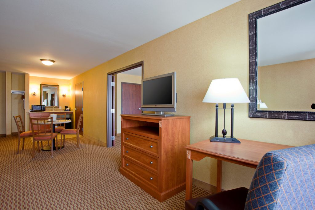 Holiday Inn Express Ontario, an IHG Hotel , CA 91761 near Ontario International Airport View Point 20