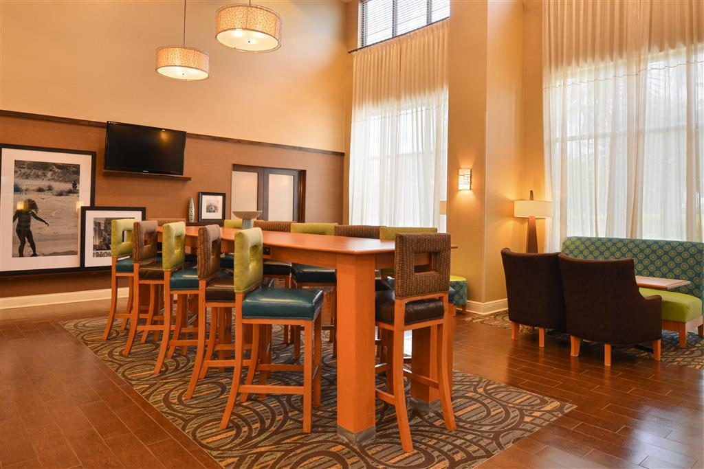 Hampton Inn & Suites Tampa-East/Casino/Fairgrounds , FL 33584 near Tampa International Airport View Point 6