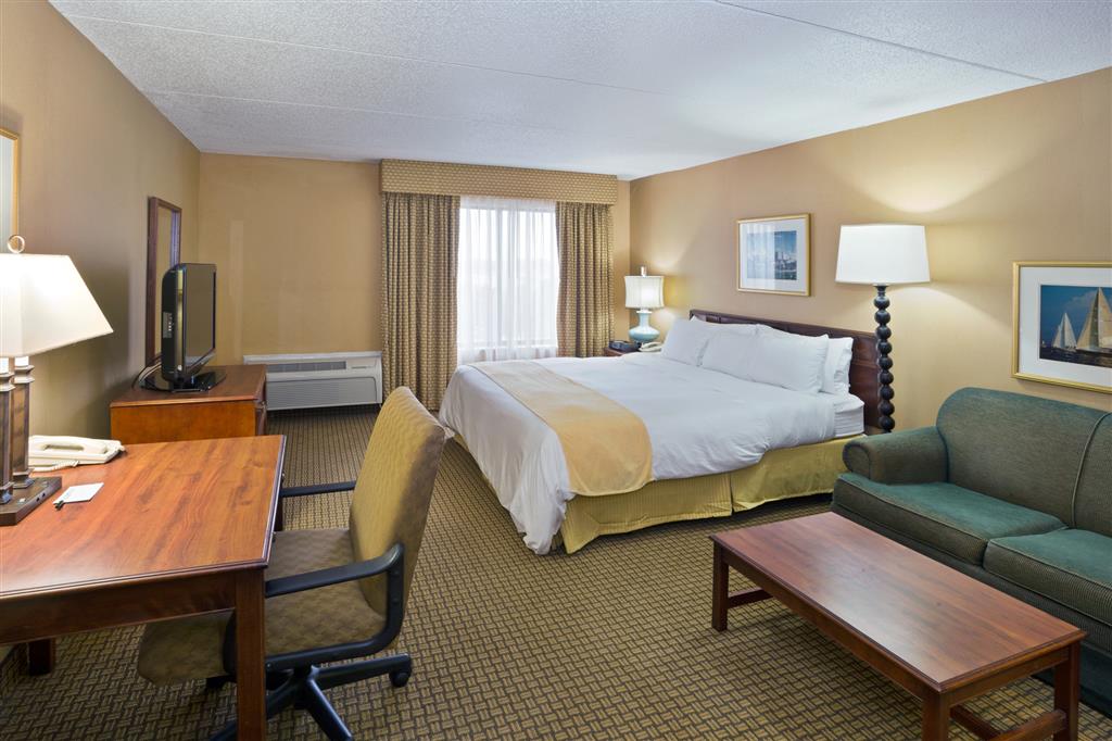 Radisson Cleveland Airport , OH 44070 near Cleveland Hopkins International Airport View Point 5