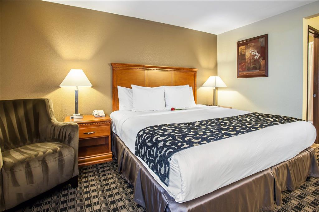 Clarion Inn Renton-Seattle , WA 98055 near Seattle-tacoma International Airport View Point 20