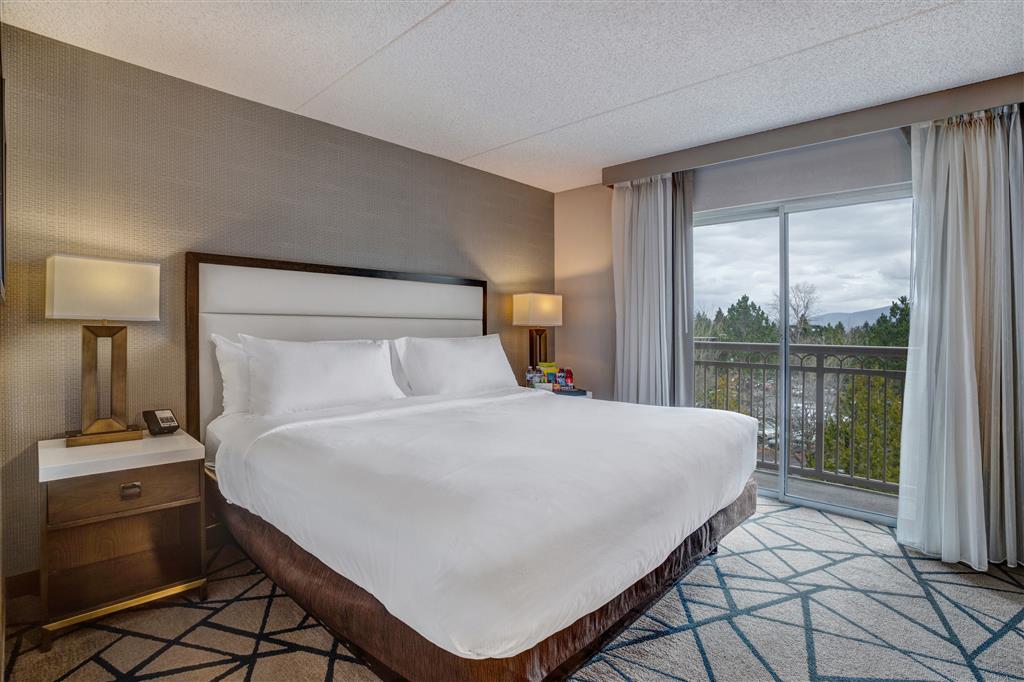 Embassy Suites by Hilton Seattle Bellevue , WA 98008 near Seattle Cruise Port View Point 42