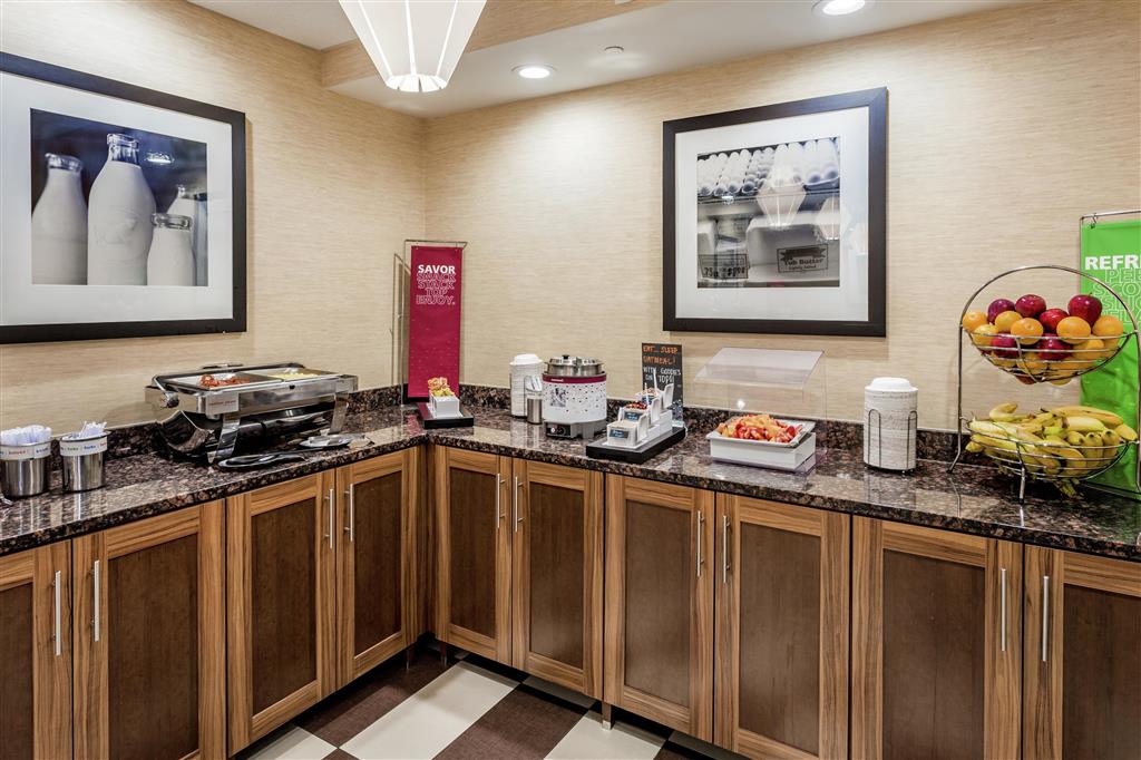 Hampton Inn Milwaukee-Airport , WI 53221 near General Mitchell International Airport View Point 9