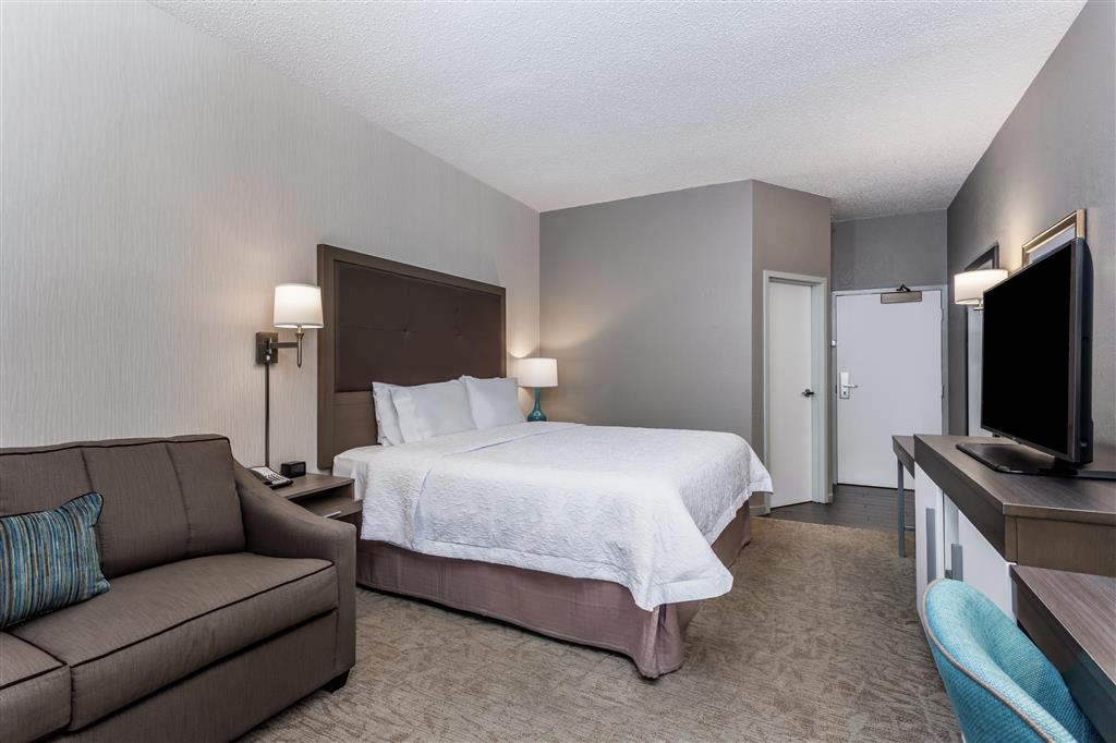 Hampton Inn Milwaukee-Airport , WI 53221 near General Mitchell International Airport View Point 21