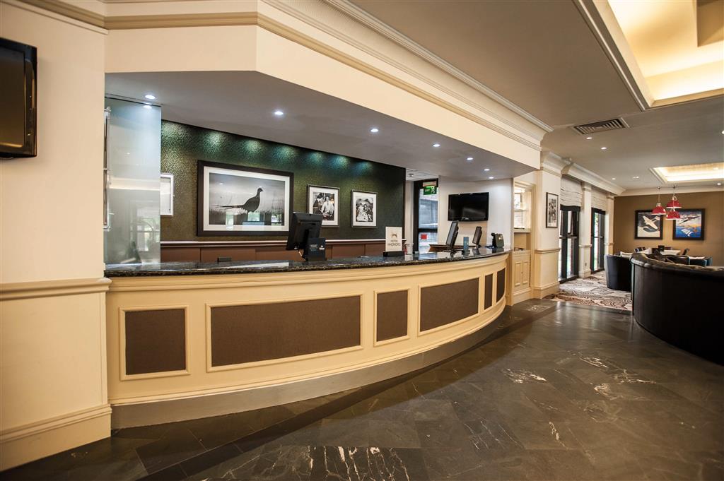 DoubleTree by Hilton Hotel Edinburgh Airport ,  EH28 8LL near  Edinburgh Airport View Point 10