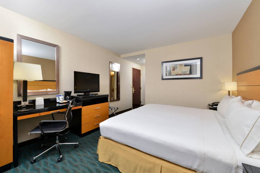 HOLIDAY INN EXP KENNEDY ARPT , NY 11434 near John F Kennedy Intl Airport View Point 12