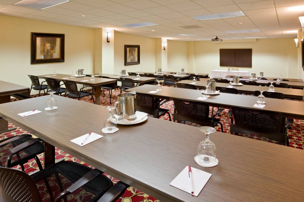 Crowne Plaza Cleveland Airport, an IHG Hotel , OH 44130 near Cleveland Hopkins International Airport View Point 9