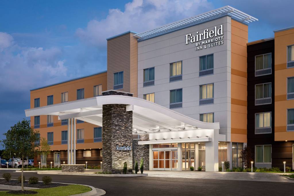 Fairfield Inn & Suites By Marriott Cleveland Tiedeman Road