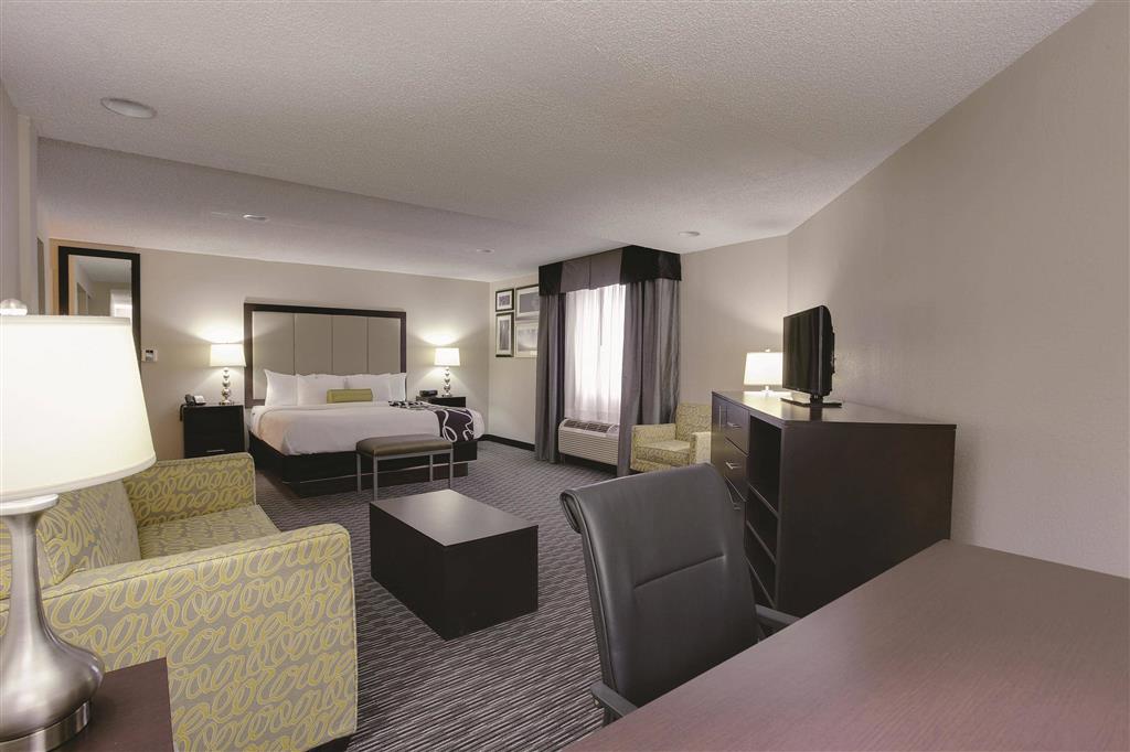 La Quinta by Wyndham Detroit Metro Airport , MI 48174 near Detroit Metropolitan Wayne County Airport View Point 19