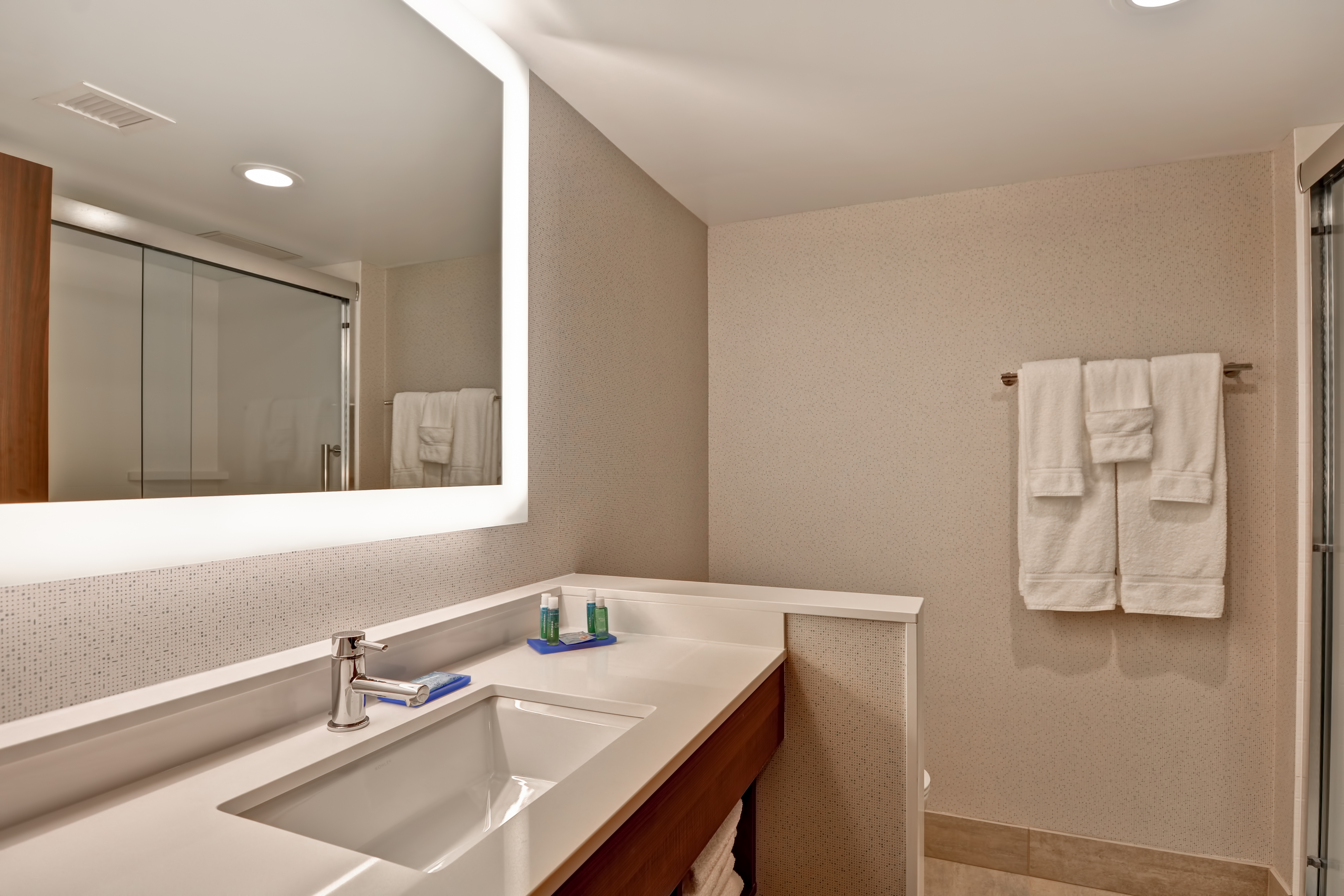 Holiday Inn Express Boston, an IHG Hotel , MA 02125 near Boston Logan International Airport View Point 5