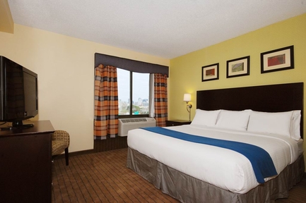 Holiday Inn Express Boston, an IHG Hotel , MA 02125 near Boston Logan International Airport View Point 42