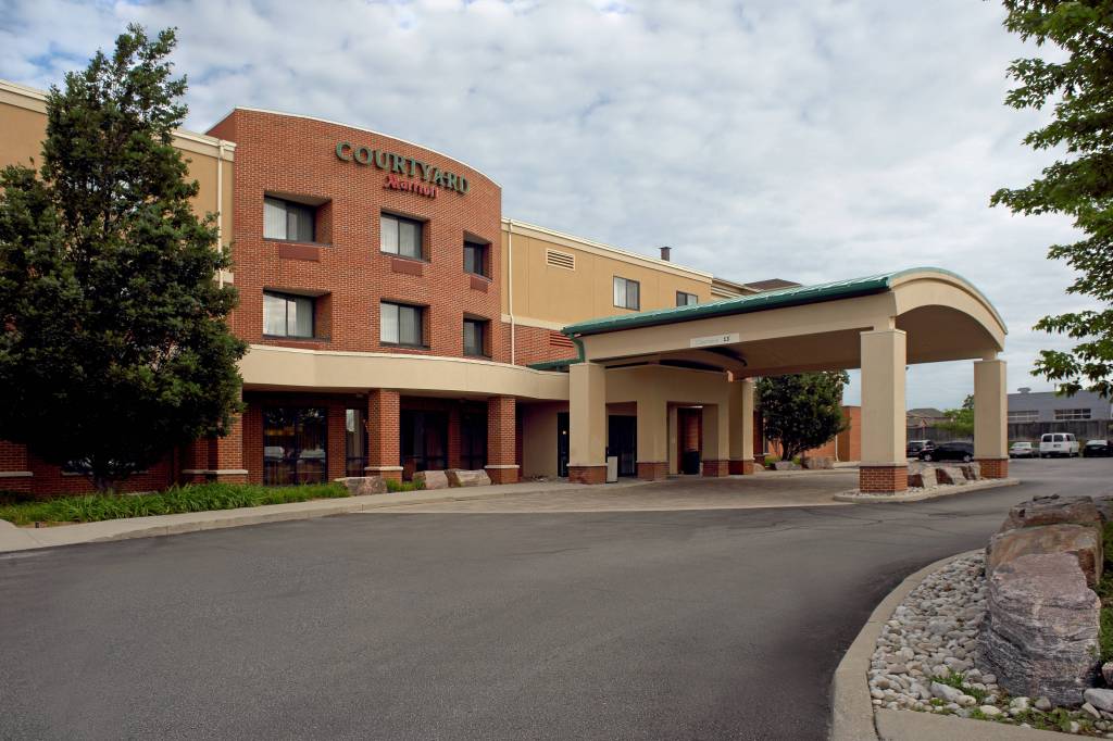 Courtyard By Marriott Hamilton