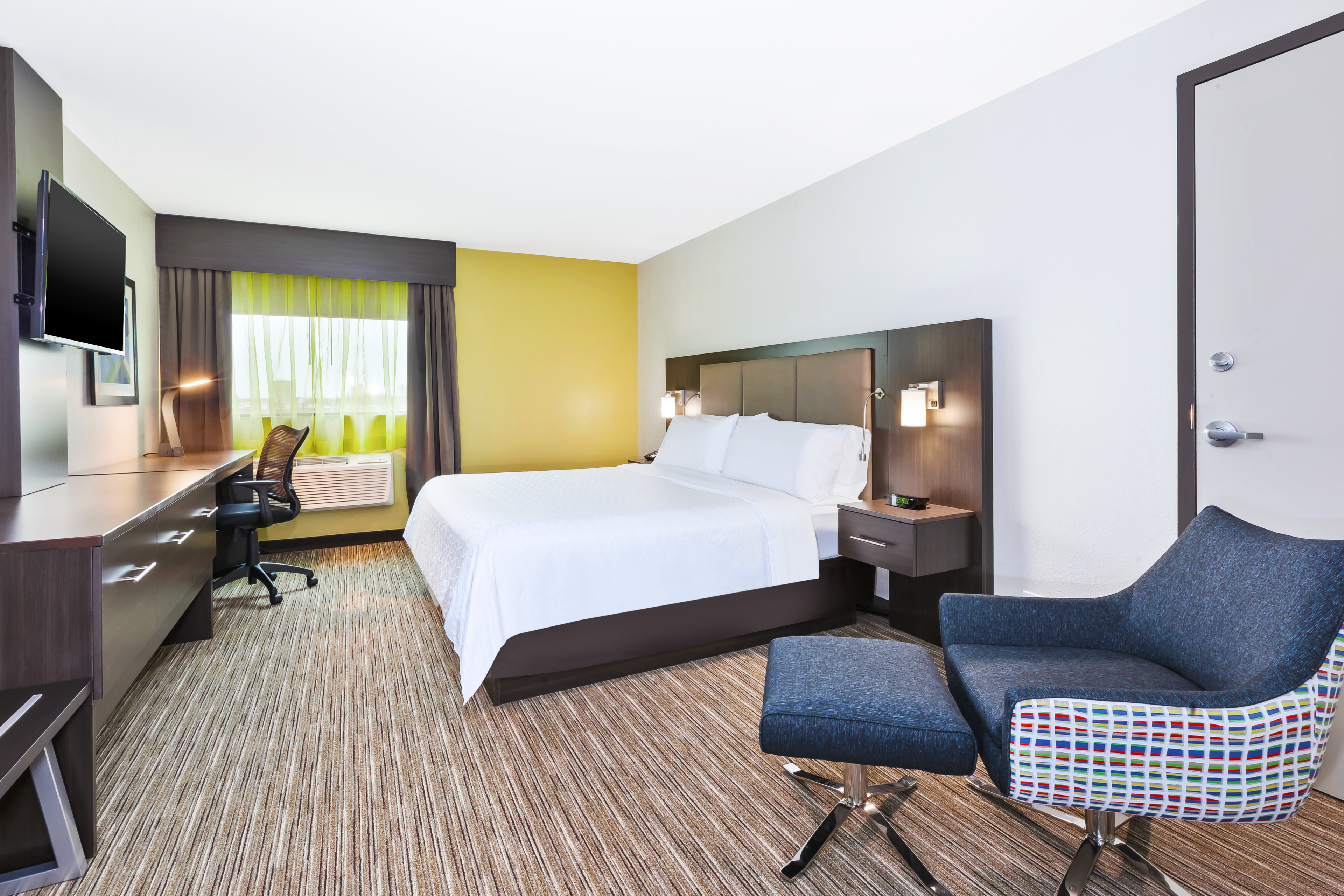 Holiday Inn Express Winnipeg Airport - Polo Park, an IHG Hotel , MB R3H 0B3 near Winnipeg James Armstrong Richardson International Airport View Point 23