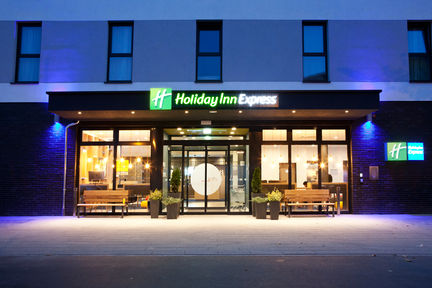 Holiday Inn Express Frankfurt Airport - Raunheim, an IHG Hotel ,  65479 near Frankfurt Airport View Point 5