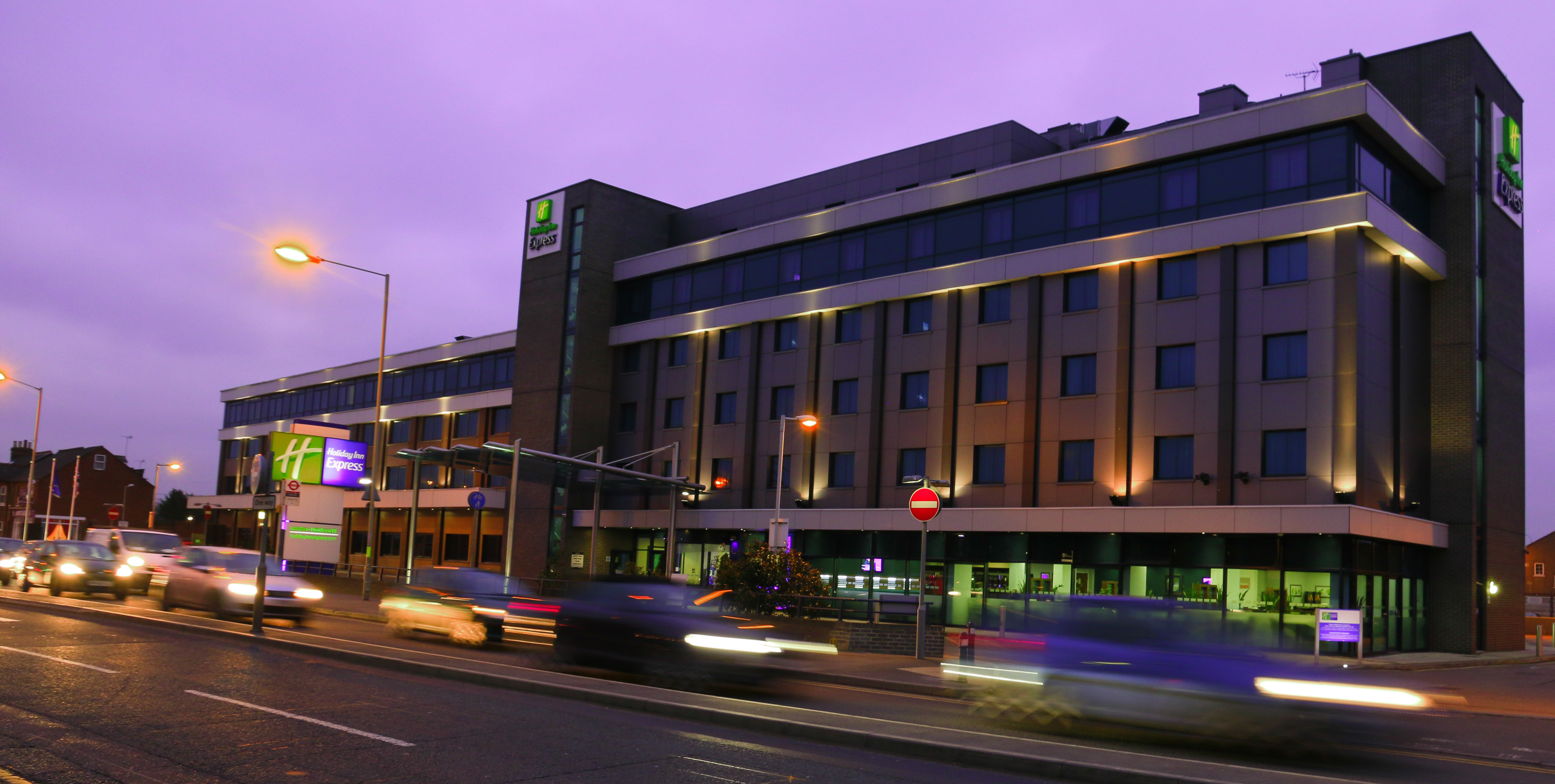 Holiday Inn Express London Heathrow T5, an IHG Hotel ,  SL3 8QB near Heathrow Airport View Point 7