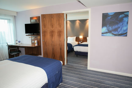 Holiday Inn Express London Heathrow T5, an IHG Hotel ,  SL3 8QB near Heathrow Airport View Point 29