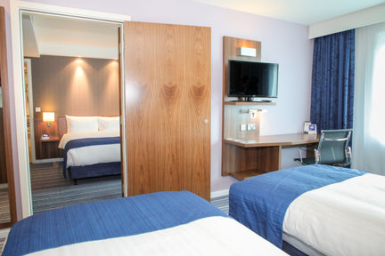 Holiday Inn Express London Heathrow T5, an IHG Hotel ,  SL3 8QB near Heathrow Airport View Point 37