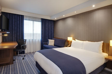 Holiday Inn Express London Heathrow T5, an IHG Hotel ,  SL3 8QB near Heathrow Airport View Point 47