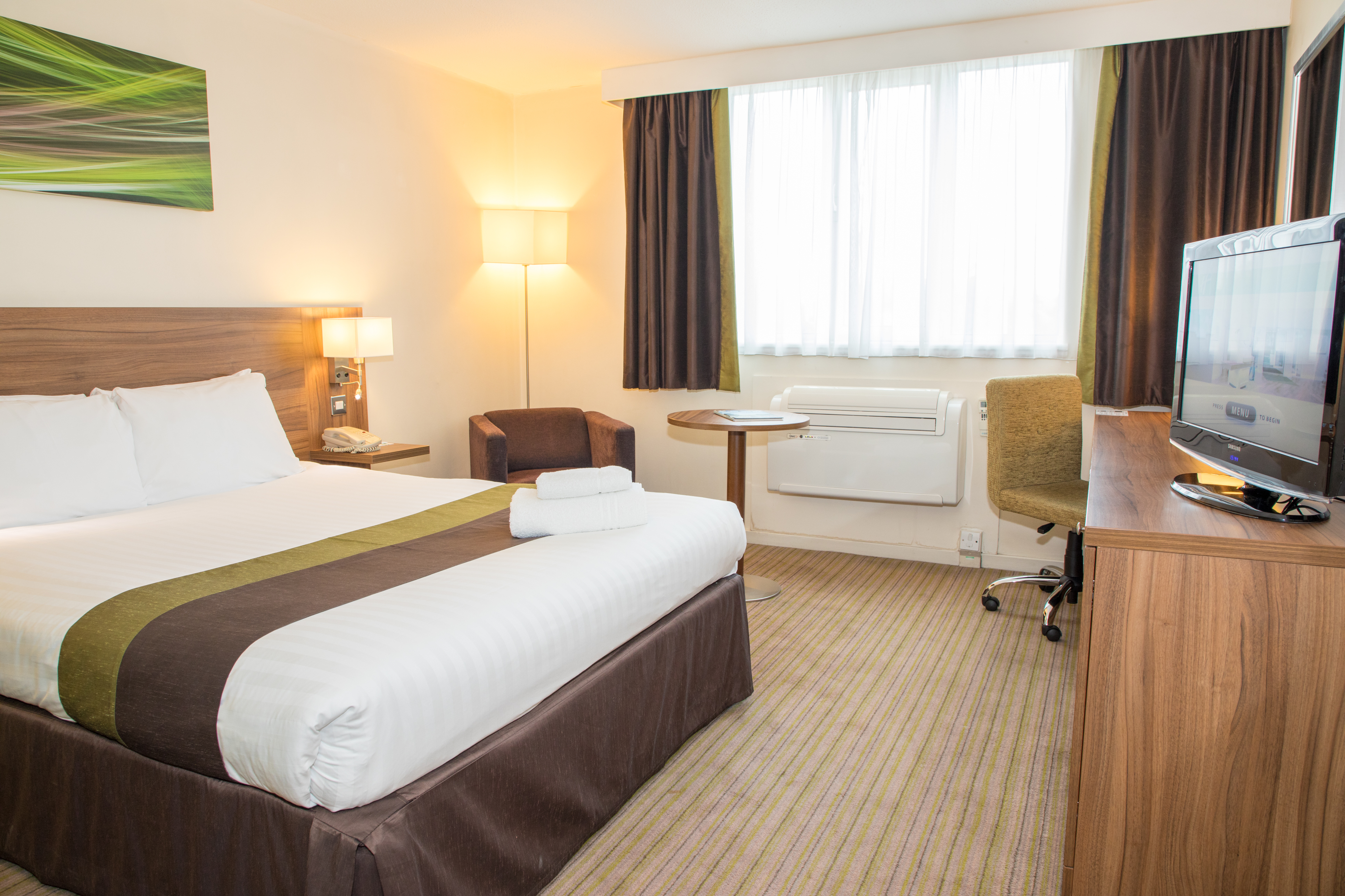 Holiday Inn Slough Windsor, an IHG Hotel ,  SL1 2NH near Heathrow Airport View Point 36