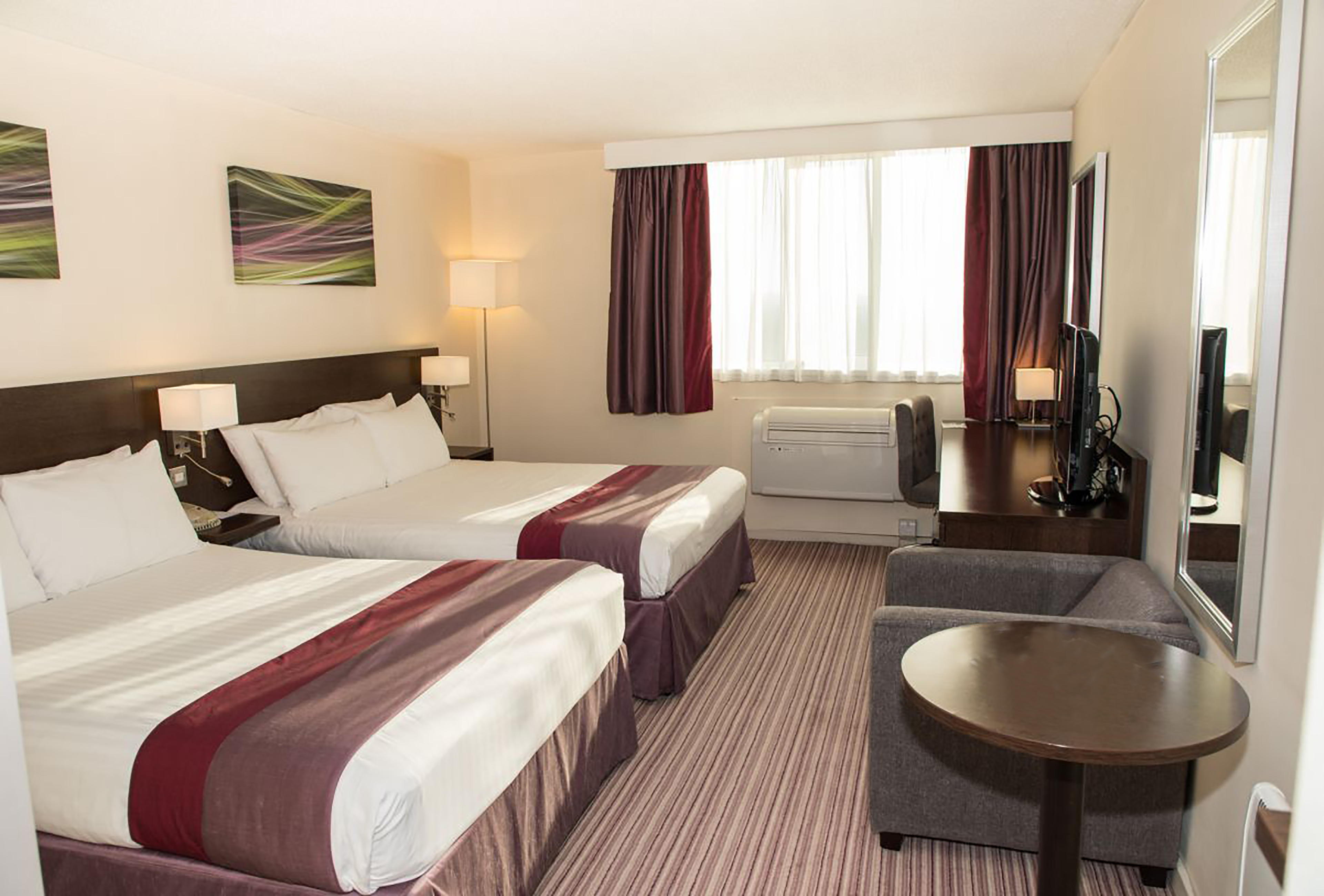 Holiday Inn Slough Windsor, an IHG Hotel ,  SL1 2NH near Heathrow Airport View Point 39