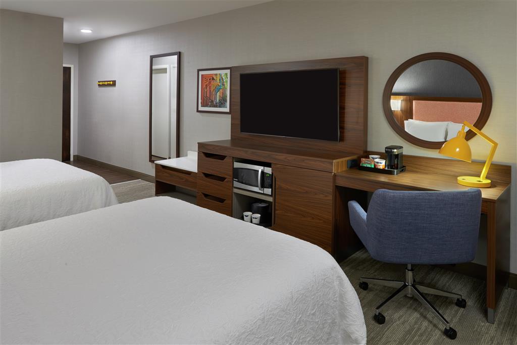 Hampton Inn & Suites Montreal-Dorval , QC H9P 2N4 near Montreal-Pierre Elliott Trudeau Int. Airport View Point 10