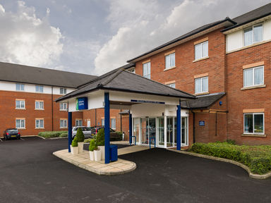 Holiday Inn Express London Gatwick Crawley, an IHG Hotel ,  RH10 1UA near Gatwick Airport View Point 8