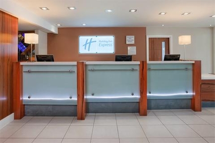 Holiday Inn Express London Gatwick Crawley, an IHG Hotel ,  RH10 1UA near Gatwick Airport View Point 19