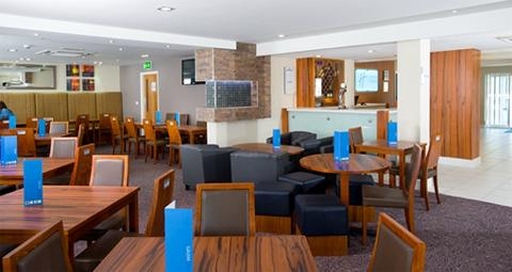 Holiday Inn Express London Gatwick Crawley, an IHG Hotel ,  RH10 1UA near Gatwick Airport View Point 21