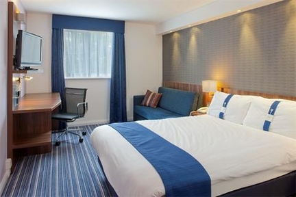 Holiday Inn Express London Gatwick Crawley, an IHG Hotel ,  RH10 1UA near Gatwick Airport View Point 50