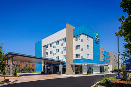 Holiday Inn Express & Suites Portland Airport Cascade Stn, An Ihg Hotel