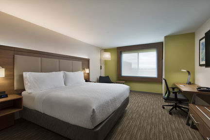 Holiday Inn Express & Suites - Portland Airport - Cascade Stn, an IHG Hotel , OR 97220 near Portland International Airport View Point 23