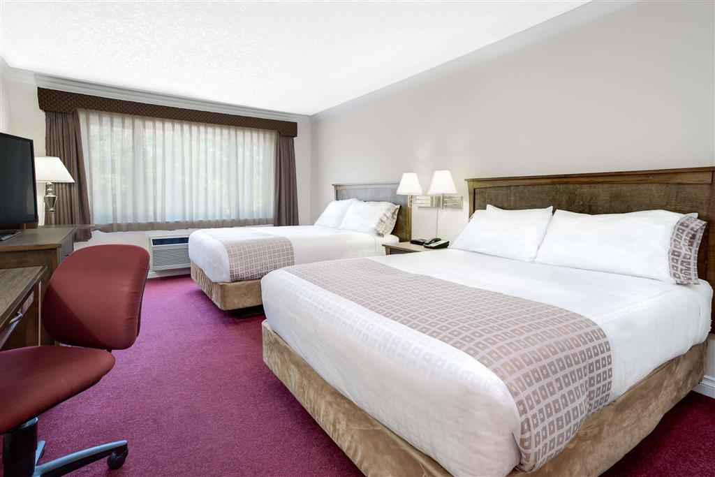 Howard Johnson by Wyndham Victoria Elk Lake Hotel & Suites , BC V8Z 5M2 near Victoria International Airport View Point 7