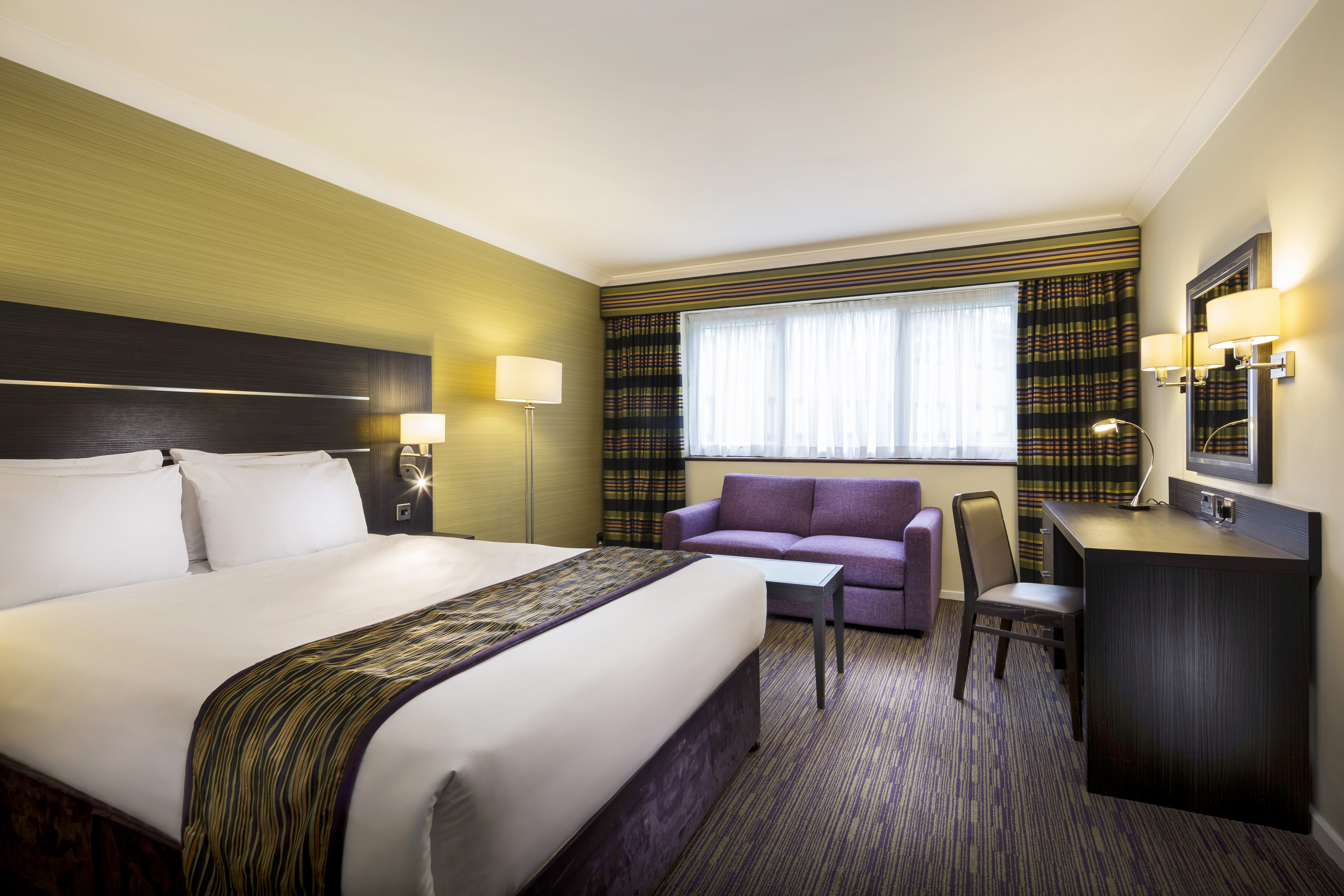 Holiday Inn London Gatwick - Worth, an IHG Hotel ,  RH10 4SS near Gatwick Airport View Point 12