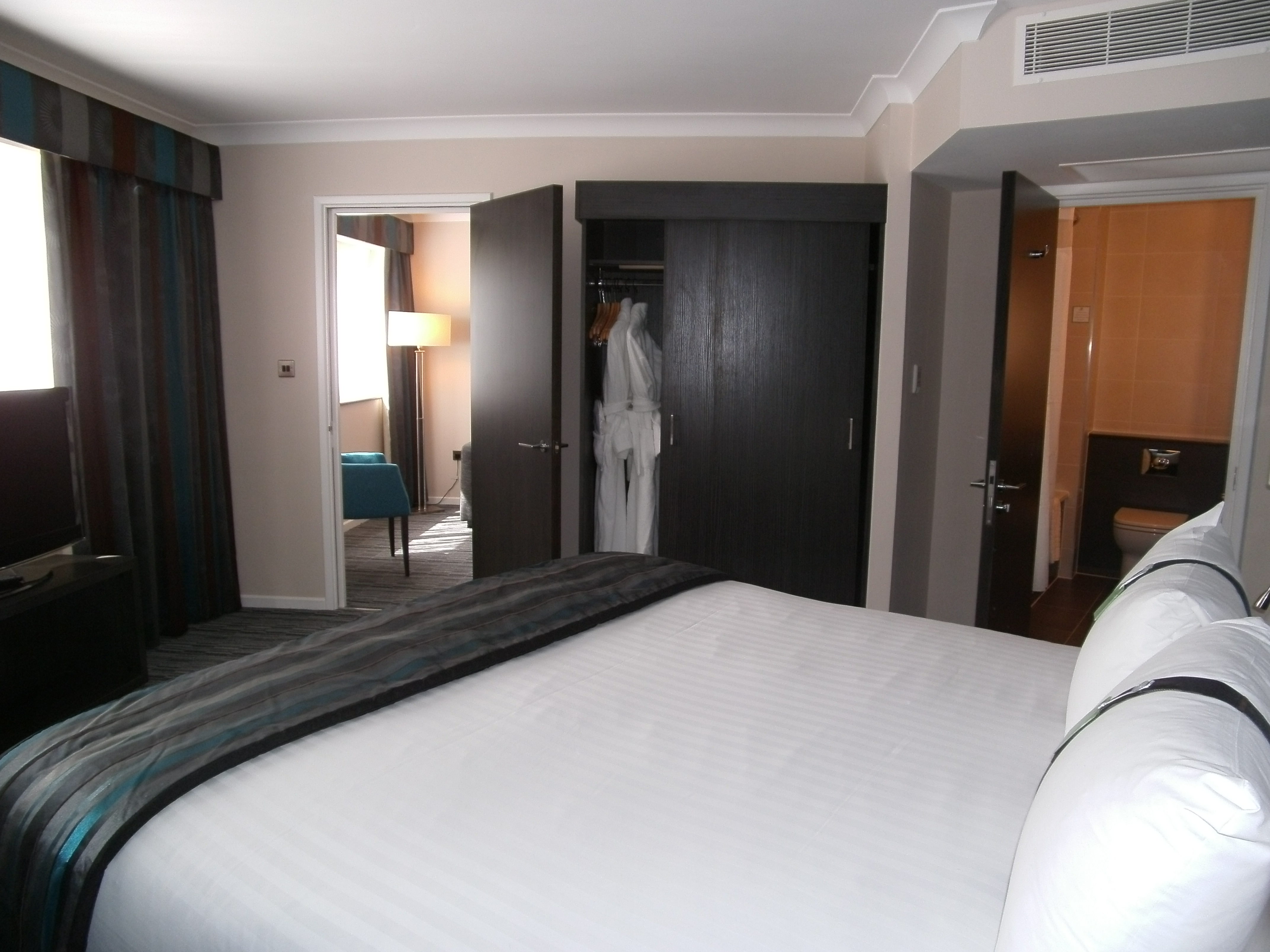 Holiday Inn London Gatwick - Worth, an IHG Hotel ,  RH10 4SS near Gatwick Airport View Point 20