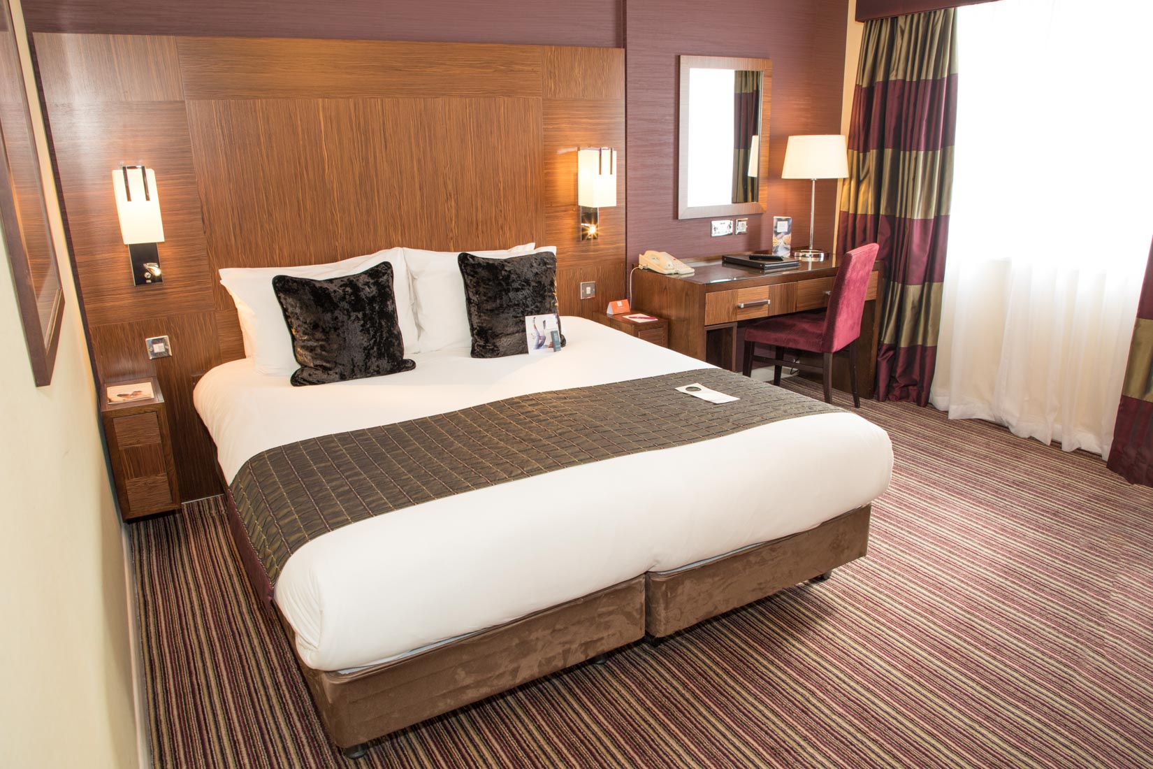 Crowne Plaza London - Gatwick Airport, an IHG Hotel ,  RH11 7SX near Gatwick Airport View Point 25