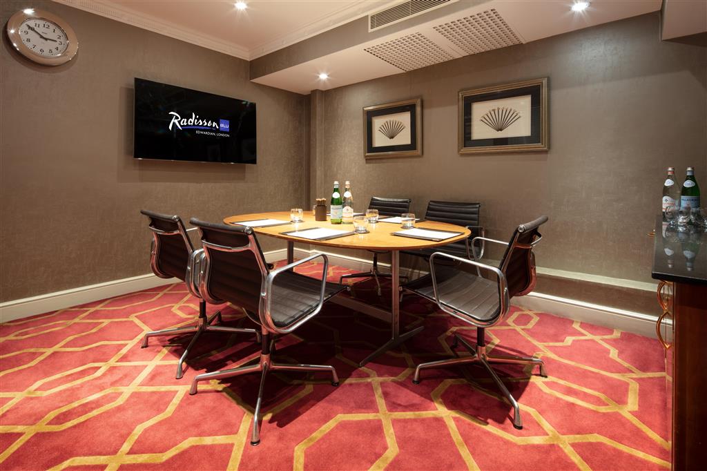 Radisson Blu Edwardian Heathrow Hotel & Conference Centre, London ,  UB3 5AW near Heathrow Airport View Point 11