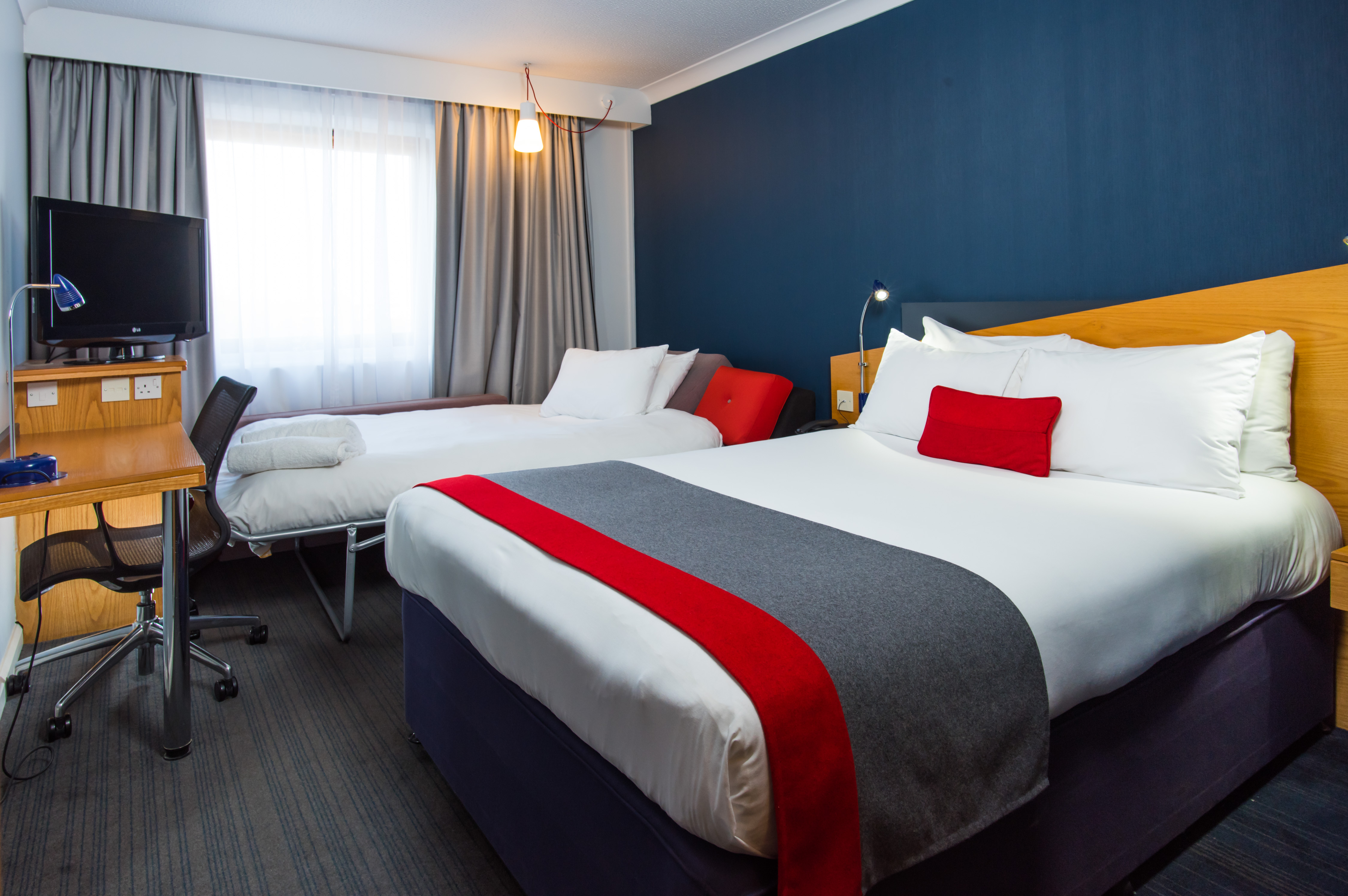 Holiday Inn Express Newcastle Metro Centre, an IHG Hotel ,  NE16 3BE near  Newcastle Airport View Point 4