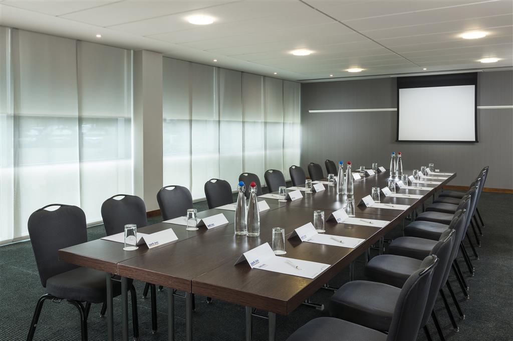 Radisson Hotel and Conference Centre London Heathrow ,  UB7 0DU near Heathrow Airport View Point 6