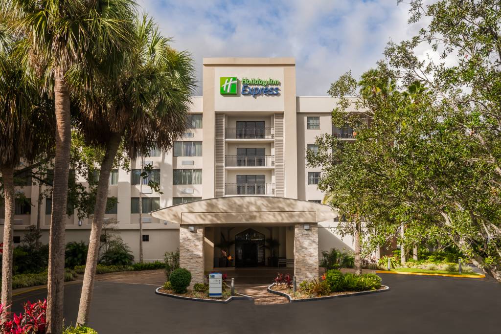 HOLIDAY INN EXP STE PLANTATION , FL 33322 near Miami International Airport View Point 1