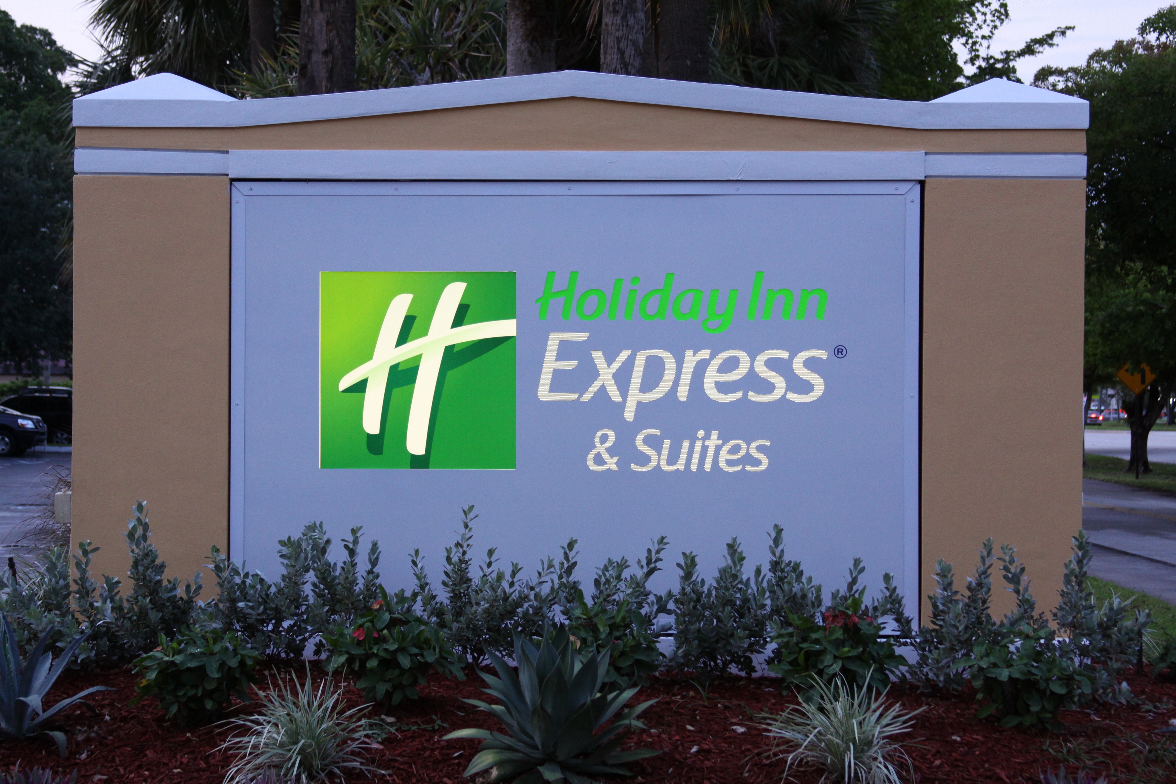 HOLIDAY INN EXP STE PLANTATION , FL 33322 near Miami International Airport View Point 13