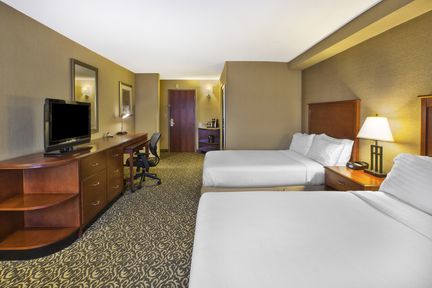 Holiday Inn National Airport/Crystal City, an IHG Hotel , VA 22202 near Ronald Reagan Washington National Airport View Point 17