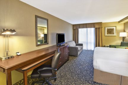 Holiday Inn National Airport/Crystal City, an IHG Hotel , VA 22202 near Ronald Reagan Washington National Airport View Point 20